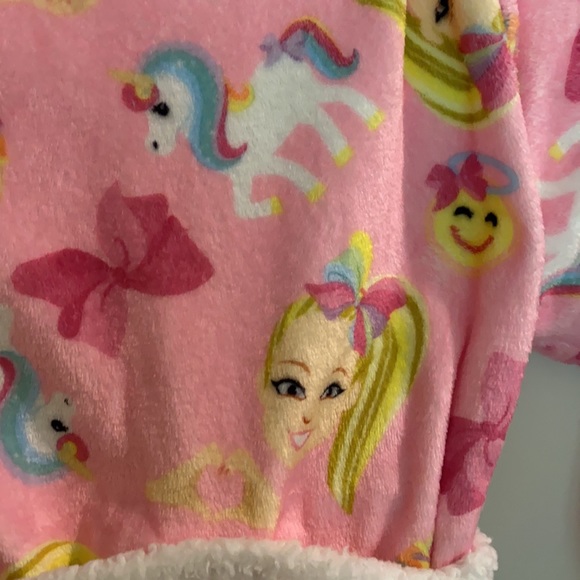 Jojo Siwa Robe - Picture 3 of 4